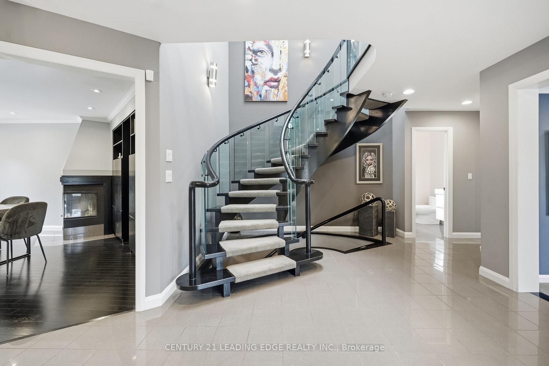 Photo 7 of 17 Celebrity Place, Markham, Markham Village — HOMEH