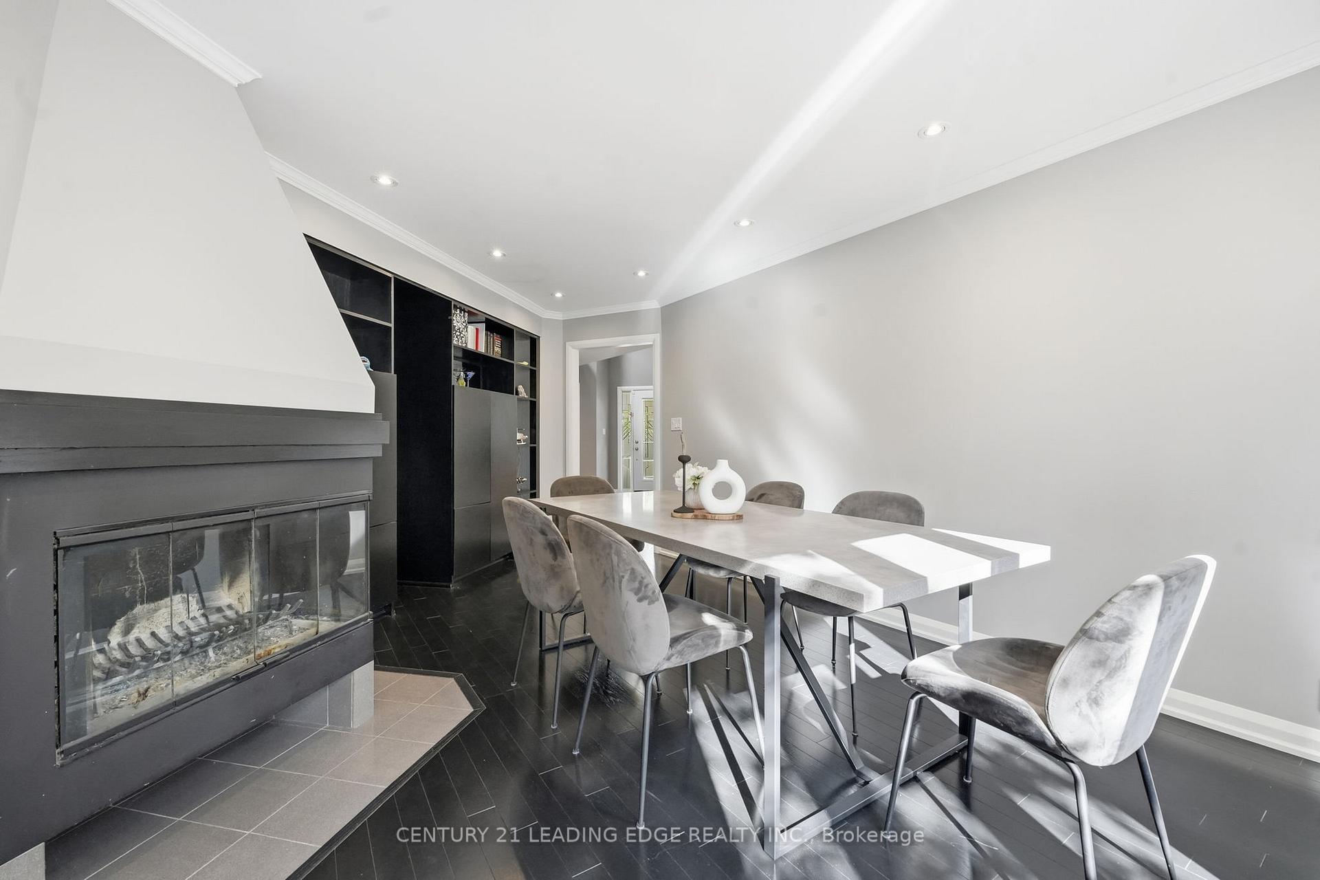Photo 15 of 17 Celebrity Place, Markham, Markham Village — HOMEH