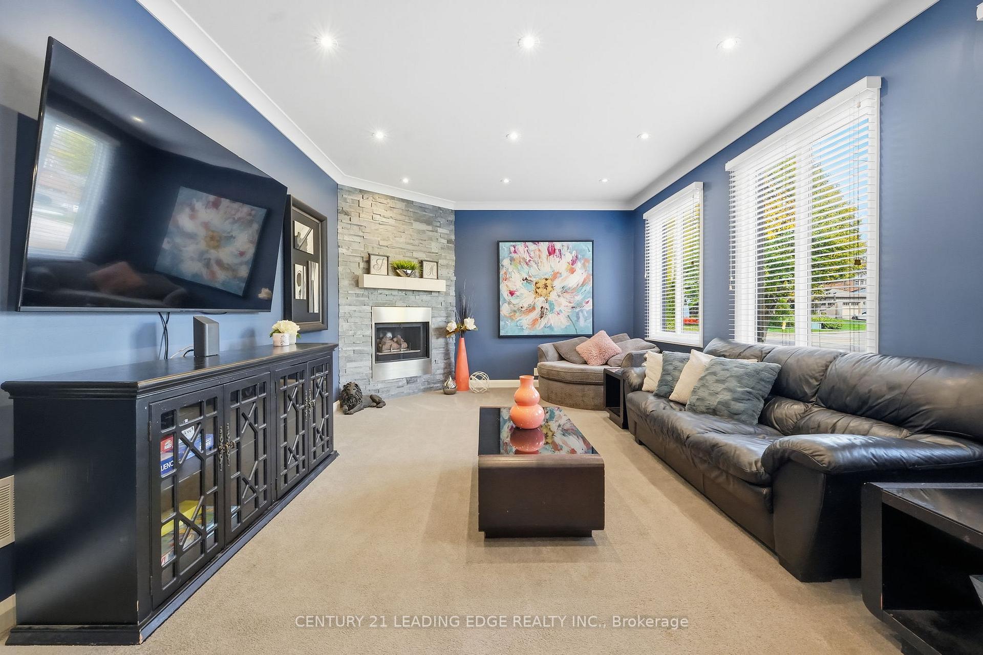 Photo 16 of 17 Celebrity Place, Markham, Markham Village — HOMEH