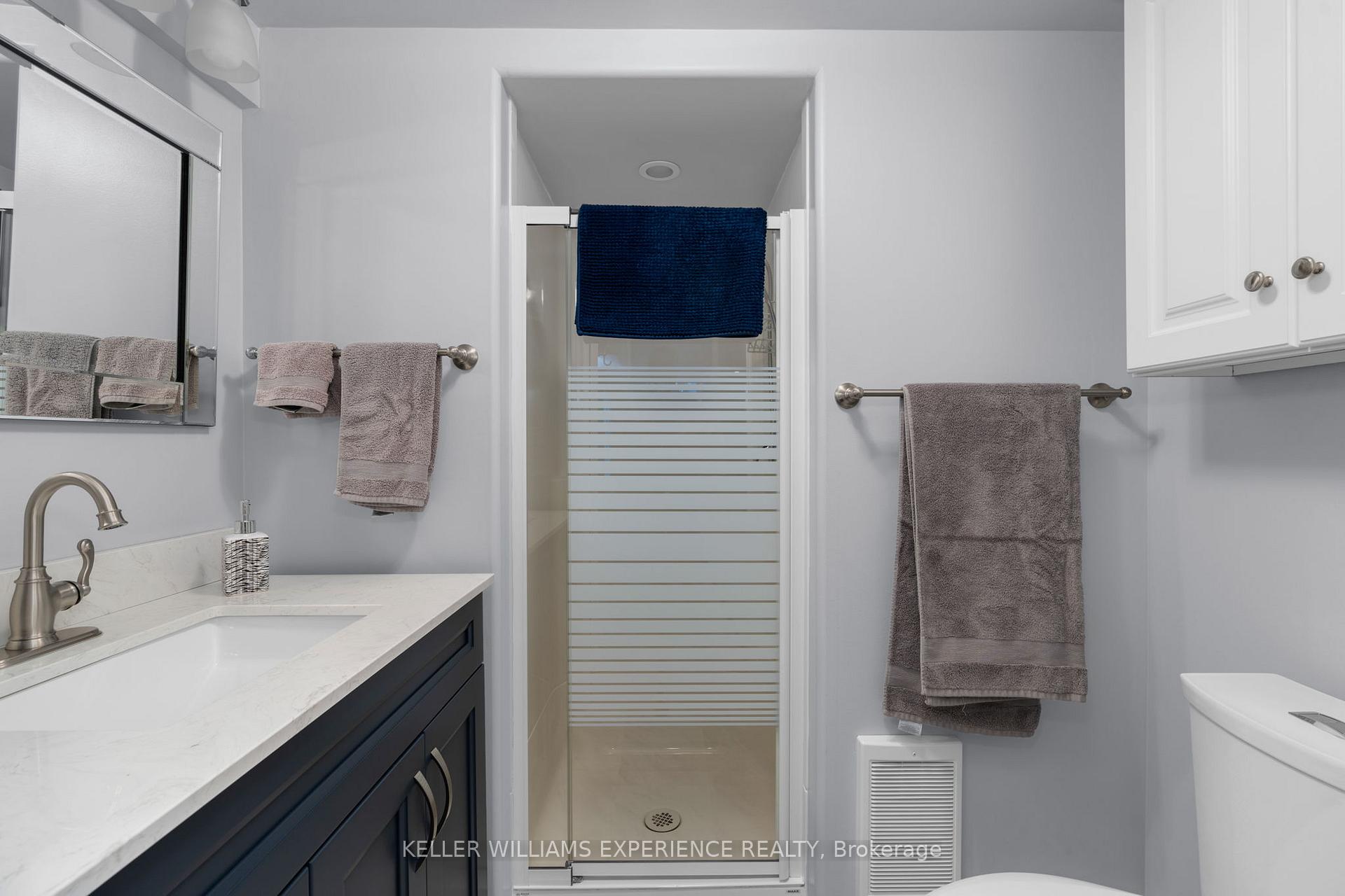 Photo 17 of 2049 Mountbatten Avenue, Innisfil, Alcona — HOMEH