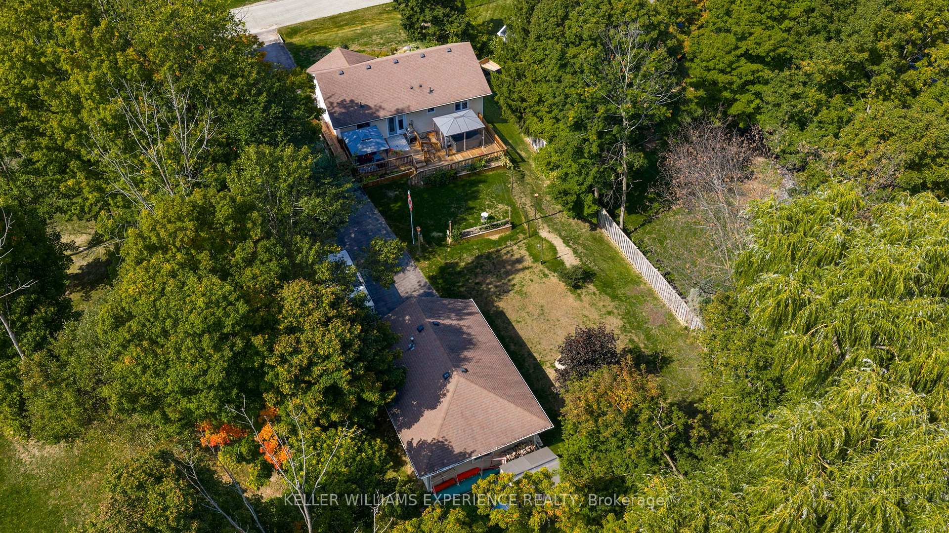 Photo 22 of 2049 Mountbatten Avenue, Innisfil, Alcona — HOMEH