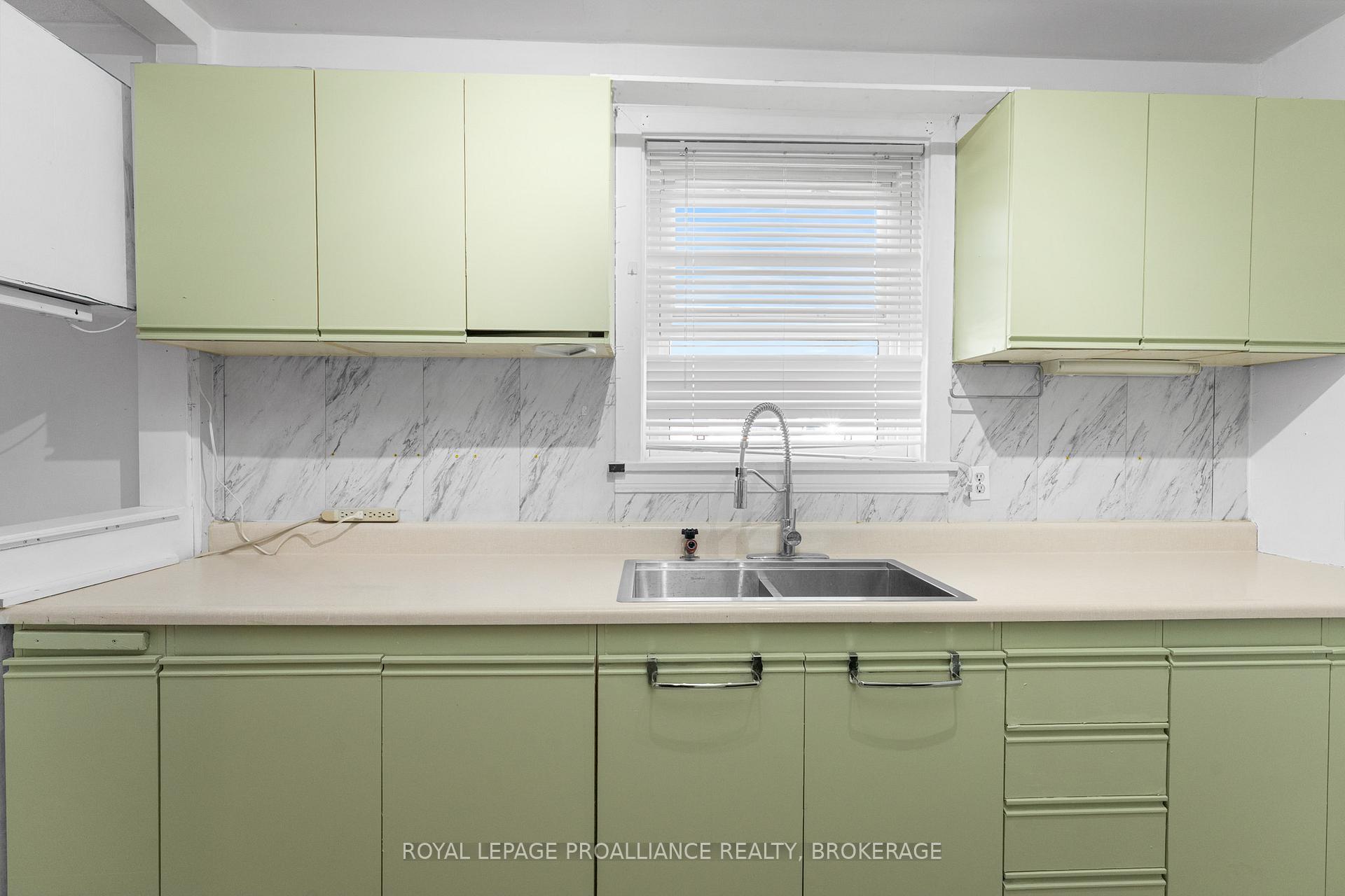 Photo 9 of 545 Macdonnell Street, Kingston, East of Sir John A. Blvd — HOMEH