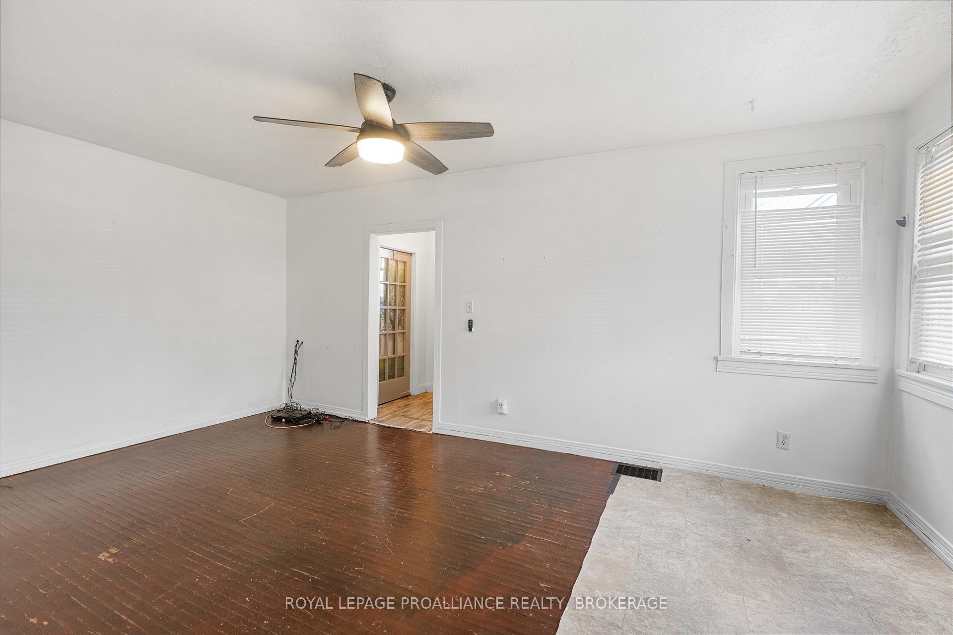 Photo 10 of 545 Macdonnell Street, Kingston, East of Sir John A. Blvd — HOMEH