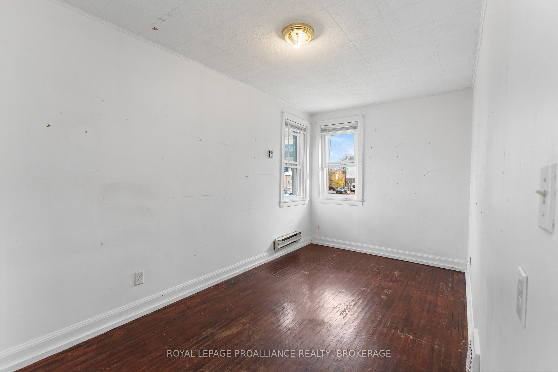 Photo 11 of 545 Macdonnell Street, Kingston, East of Sir John A. Blvd — HOMEH