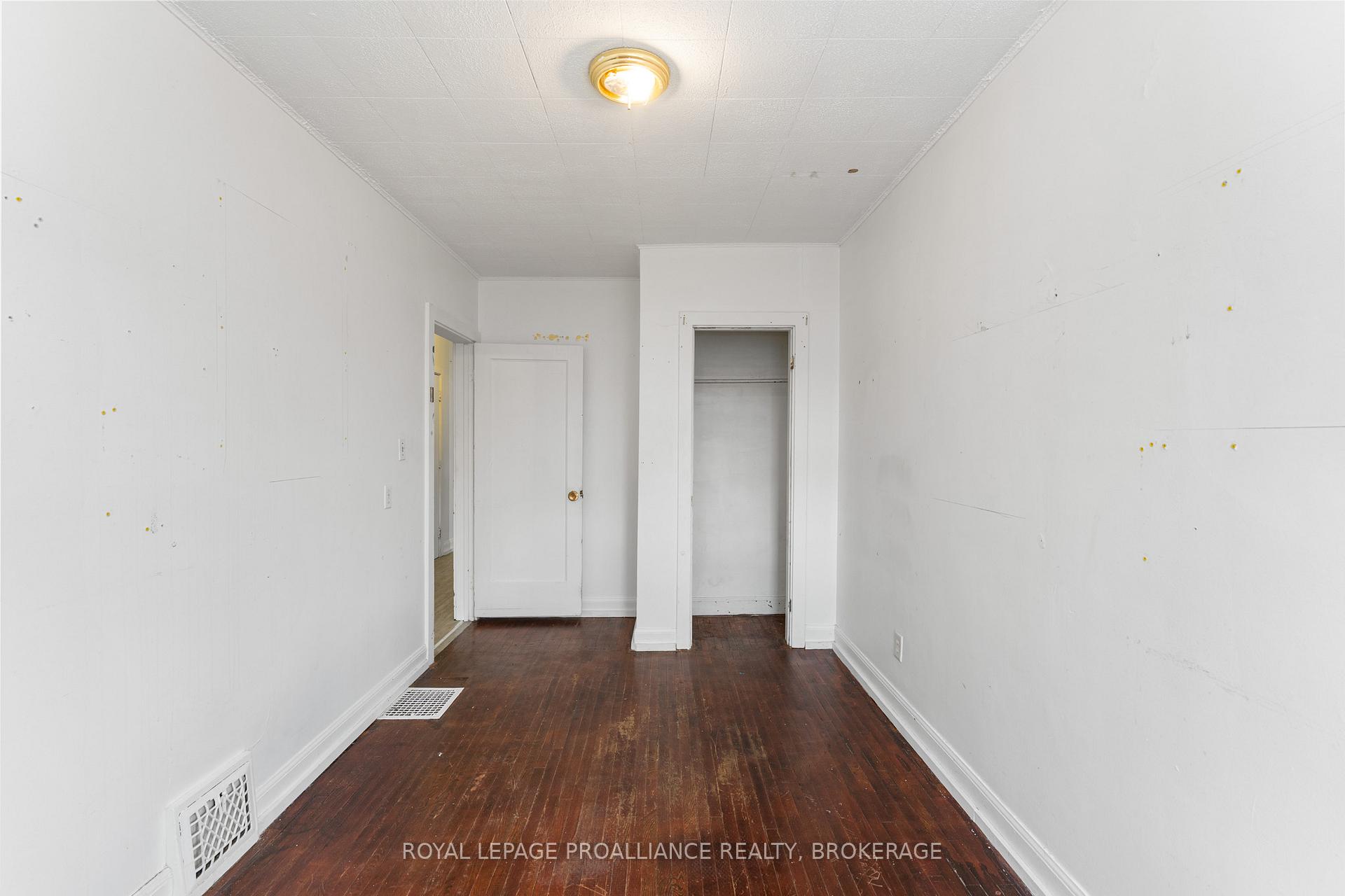 Photo 12 of 545 Macdonnell Street, Kingston, East of Sir John A. Blvd — HOMEH