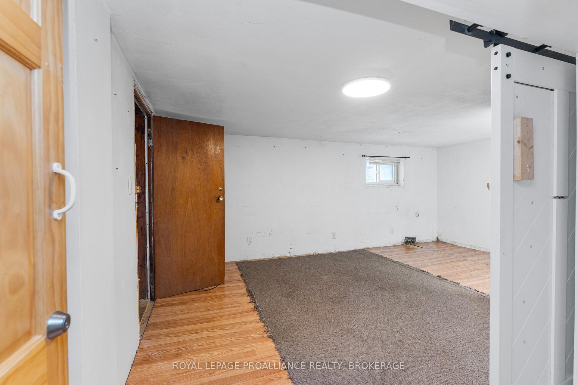 Photo 18 of 545 Macdonnell Street, Kingston, East of Sir John A. Blvd — HOMEH