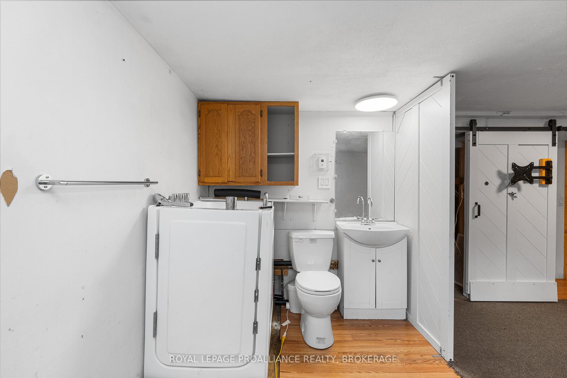 Photo 20 of 545 Macdonnell Street, Kingston, East of Sir John A. Blvd — HOMEH