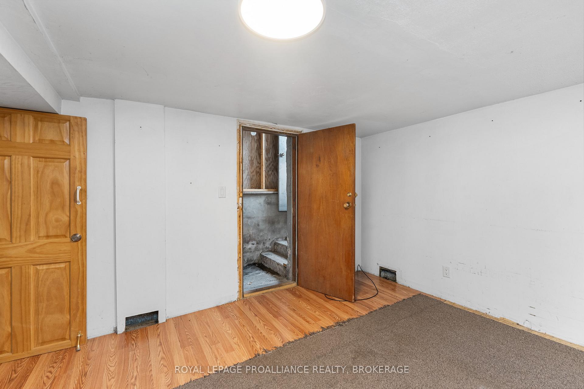Photo 23 of 545 Macdonnell Street, Kingston, East of Sir John A. Blvd — HOMEH