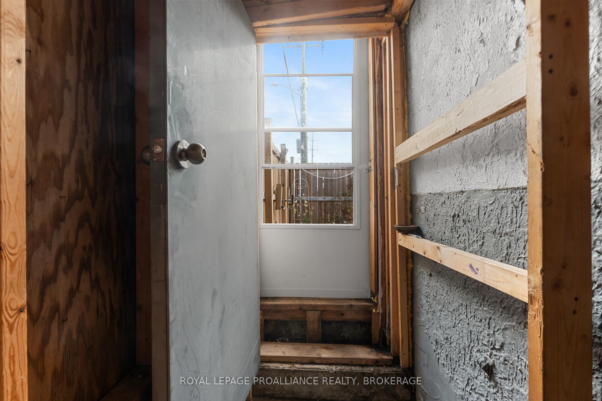 Photo 25 of 545 Macdonnell Street, Kingston, East of Sir John A. Blvd — HOMEH