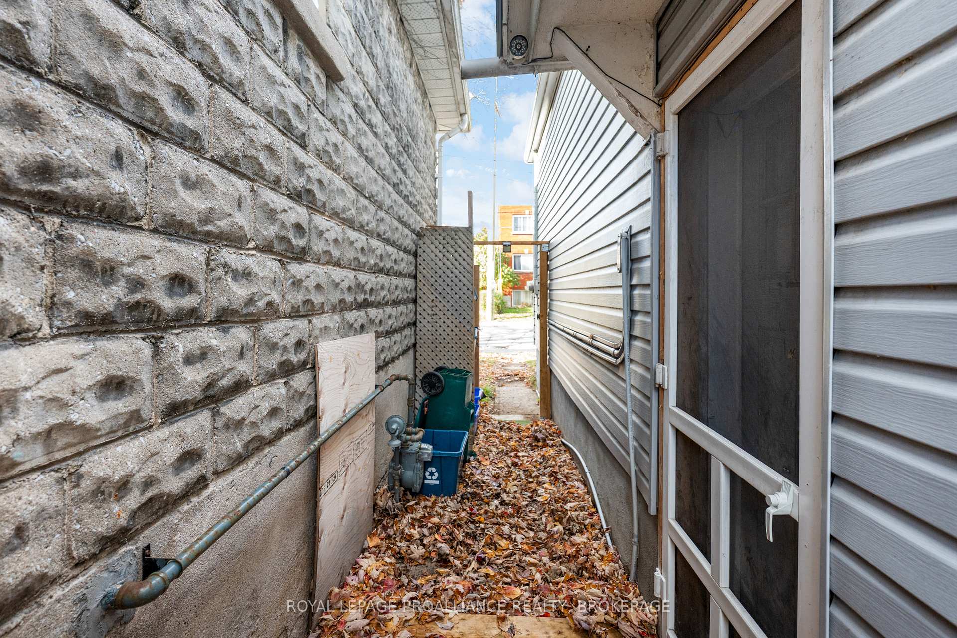 Photo 39 of 545 Macdonnell Street, Kingston, East of Sir John A. Blvd — HOMEH