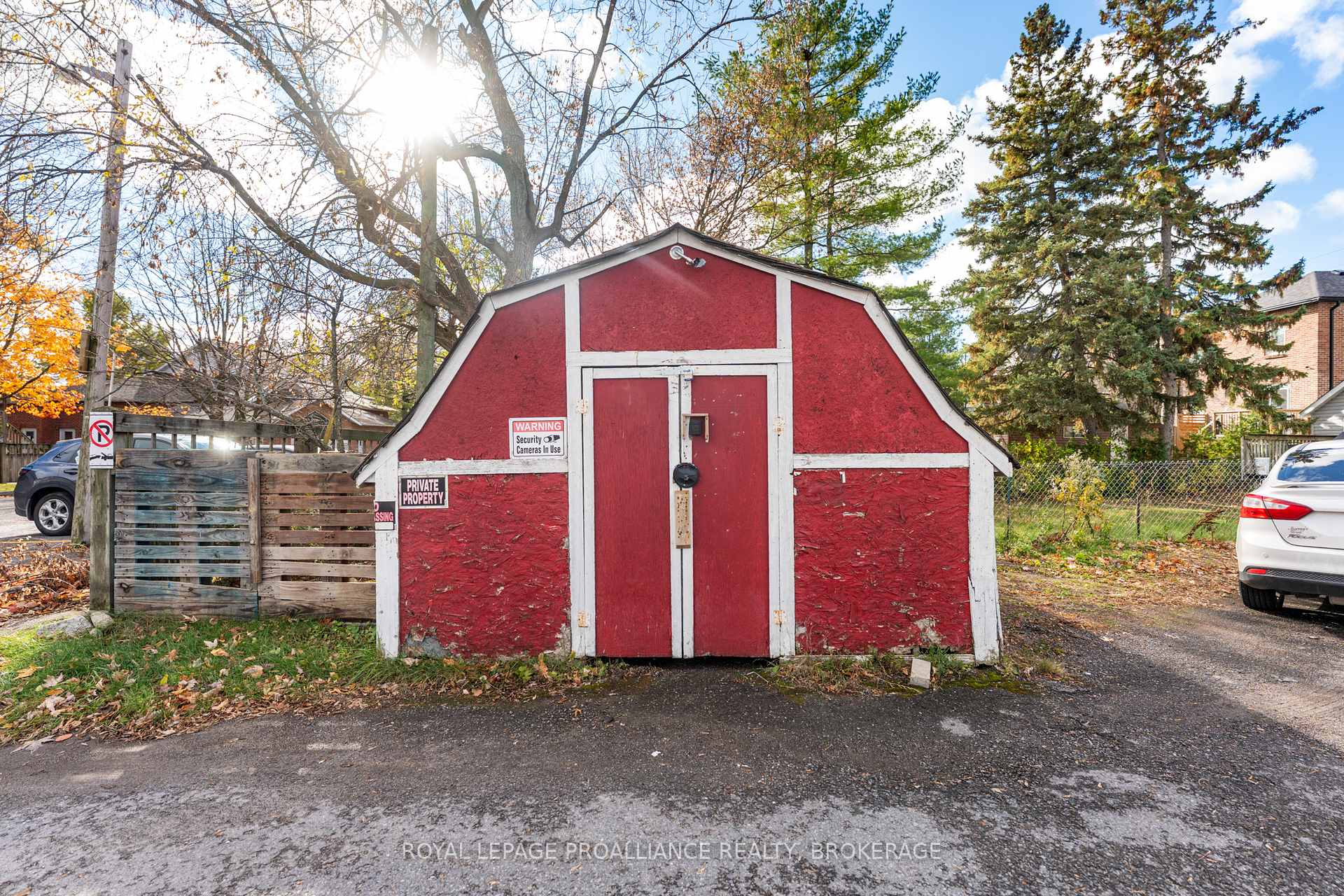 Photo 47 of 545 Macdonnell Street, Kingston, East of Sir John A. Blvd — HOMEH