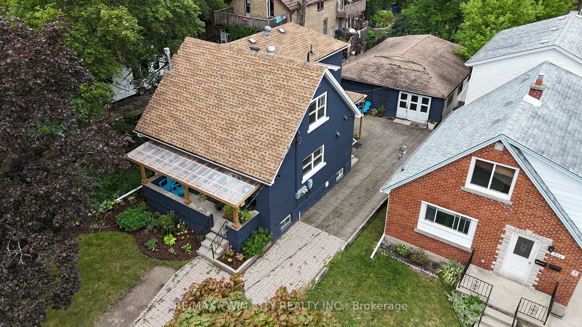 Photo 3 of 604 Guelph Street, Kitchener — HOMEH