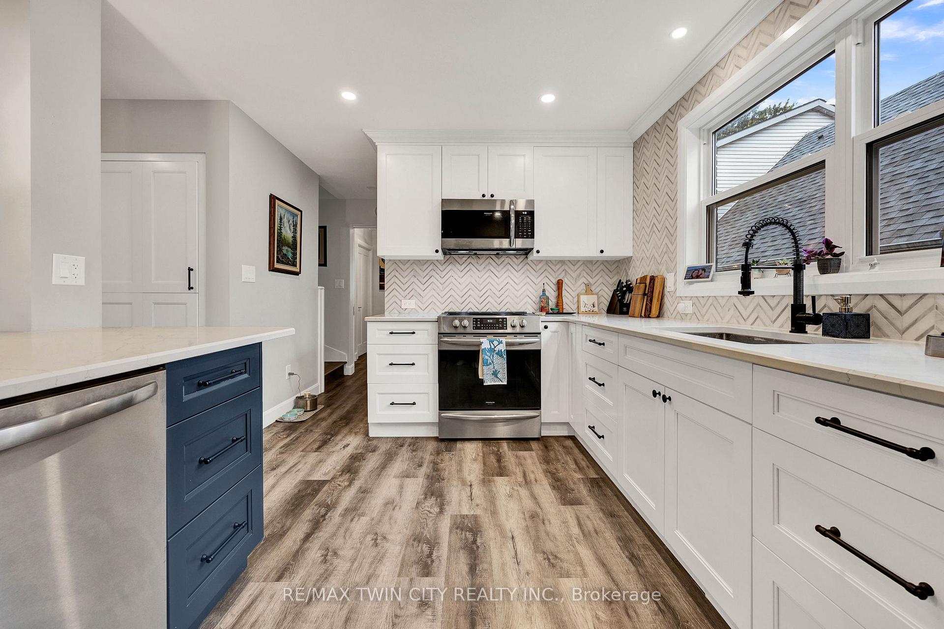 Photo 7 of 604 Guelph Street, Kitchener — HOMEH
