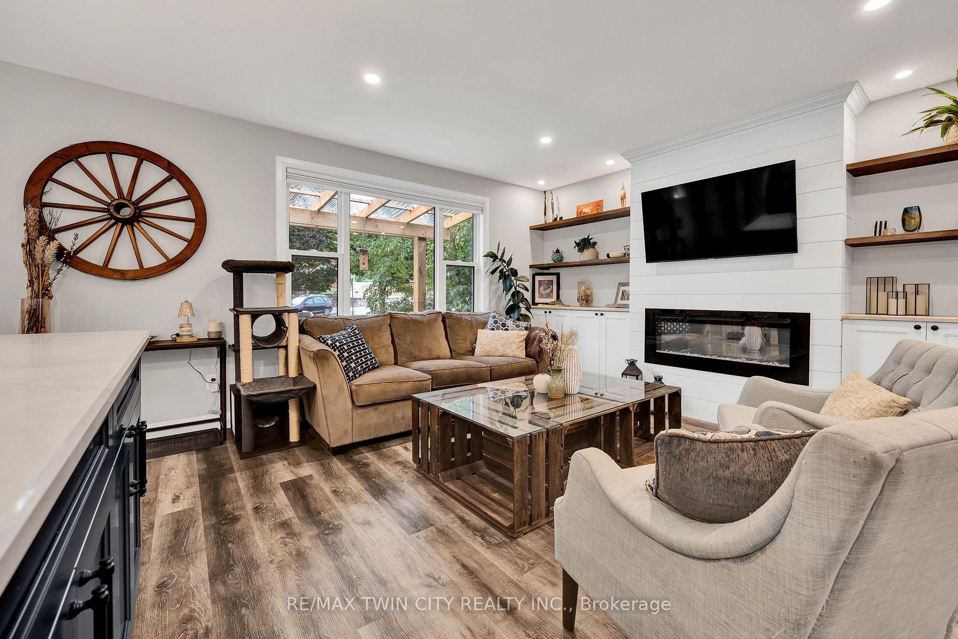 Photo 8 of 604 Guelph Street, Kitchener — HOMEH