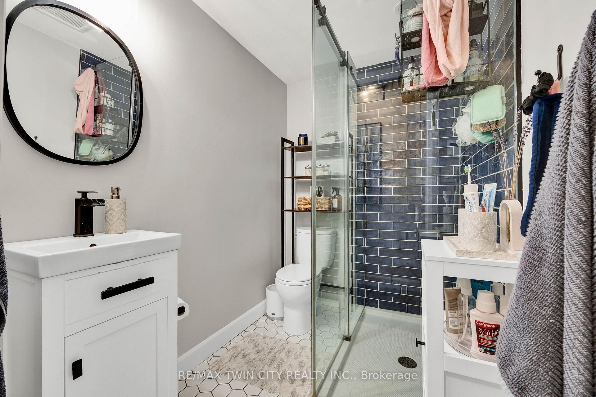 Photo 19 of 604 Guelph Street, Kitchener — HOMEH