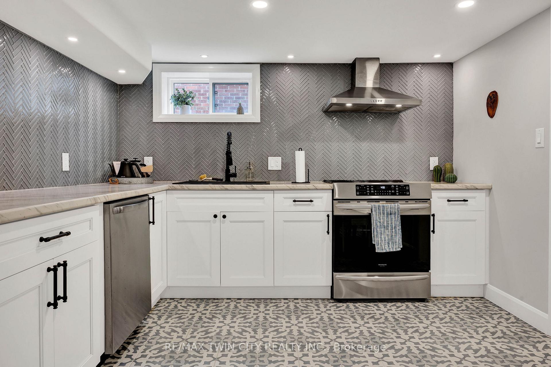 Photo 30 of 604 Guelph Street, Kitchener — HOMEH