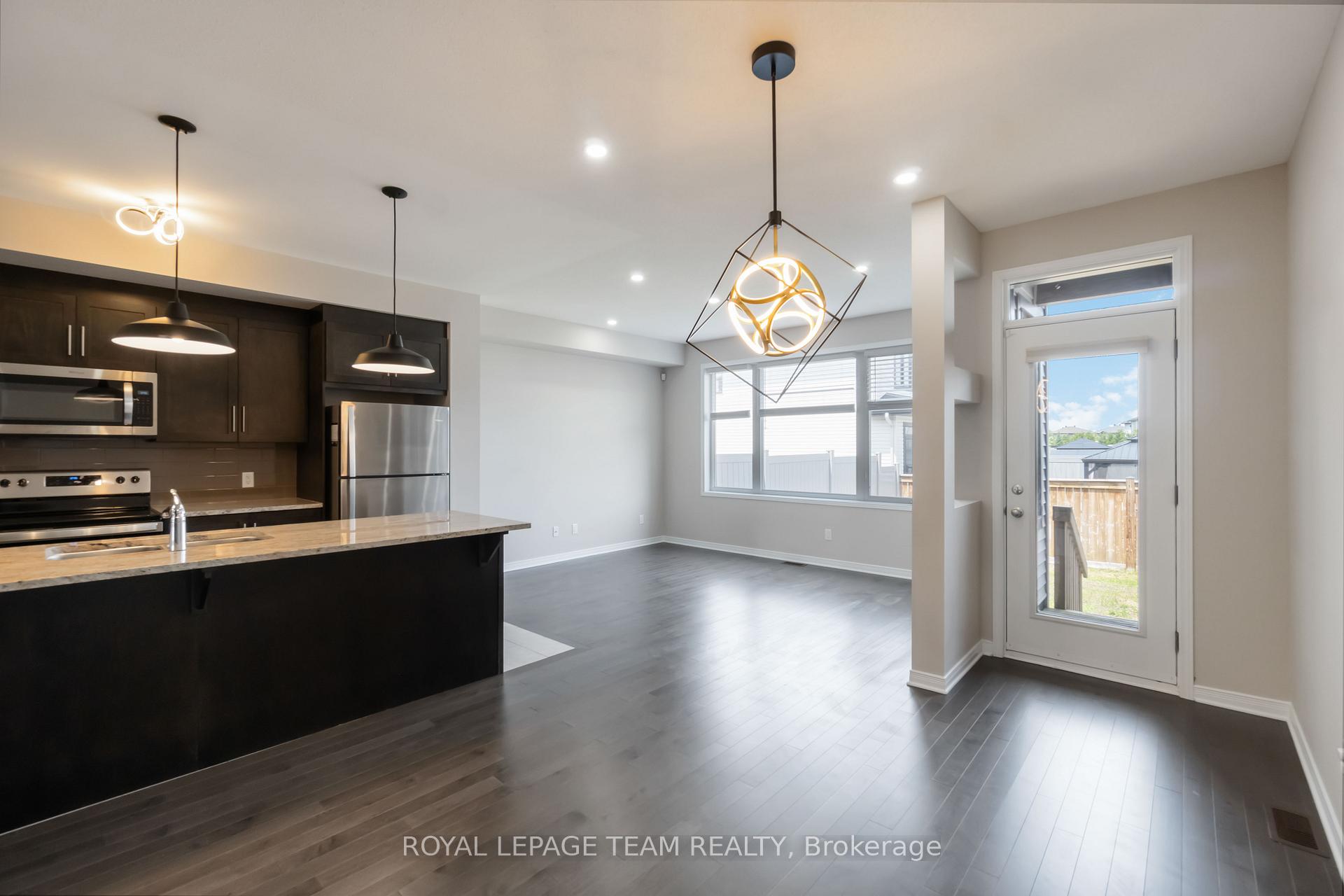 Photo 5 of 499 Cope Drive, Ottawa, Kanata - Emerald Meadows/Trailwest — HOMEH