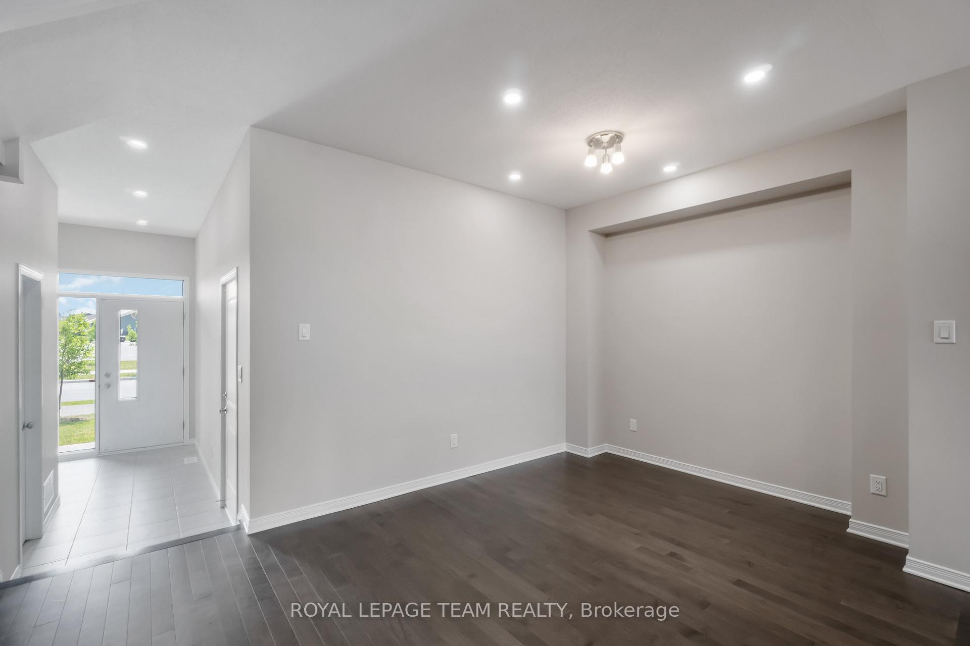 Photo 11 of 499 Cope Drive, Ottawa, Kanata - Emerald Meadows/Trailwest — HOMEH