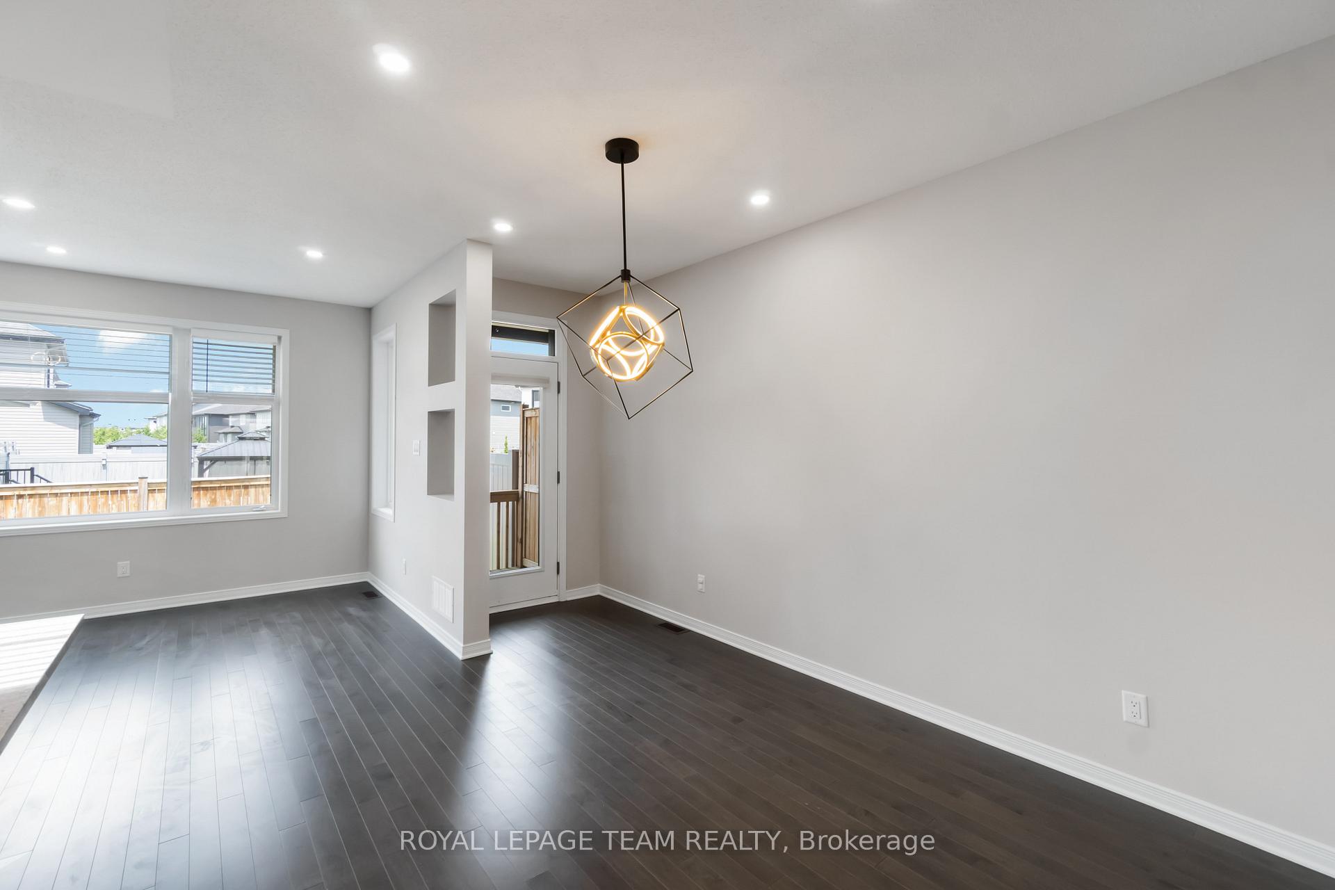 Photo 13 of 499 Cope Drive, Ottawa, Kanata - Emerald Meadows/Trailwest — HOMEH