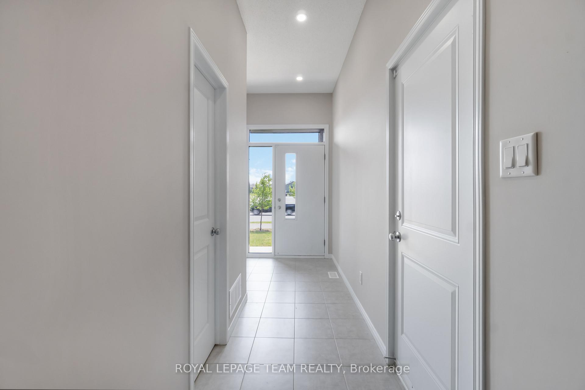 Photo 15 of 499 Cope Drive, Ottawa, Kanata - Emerald Meadows/Trailwest — HOMEH