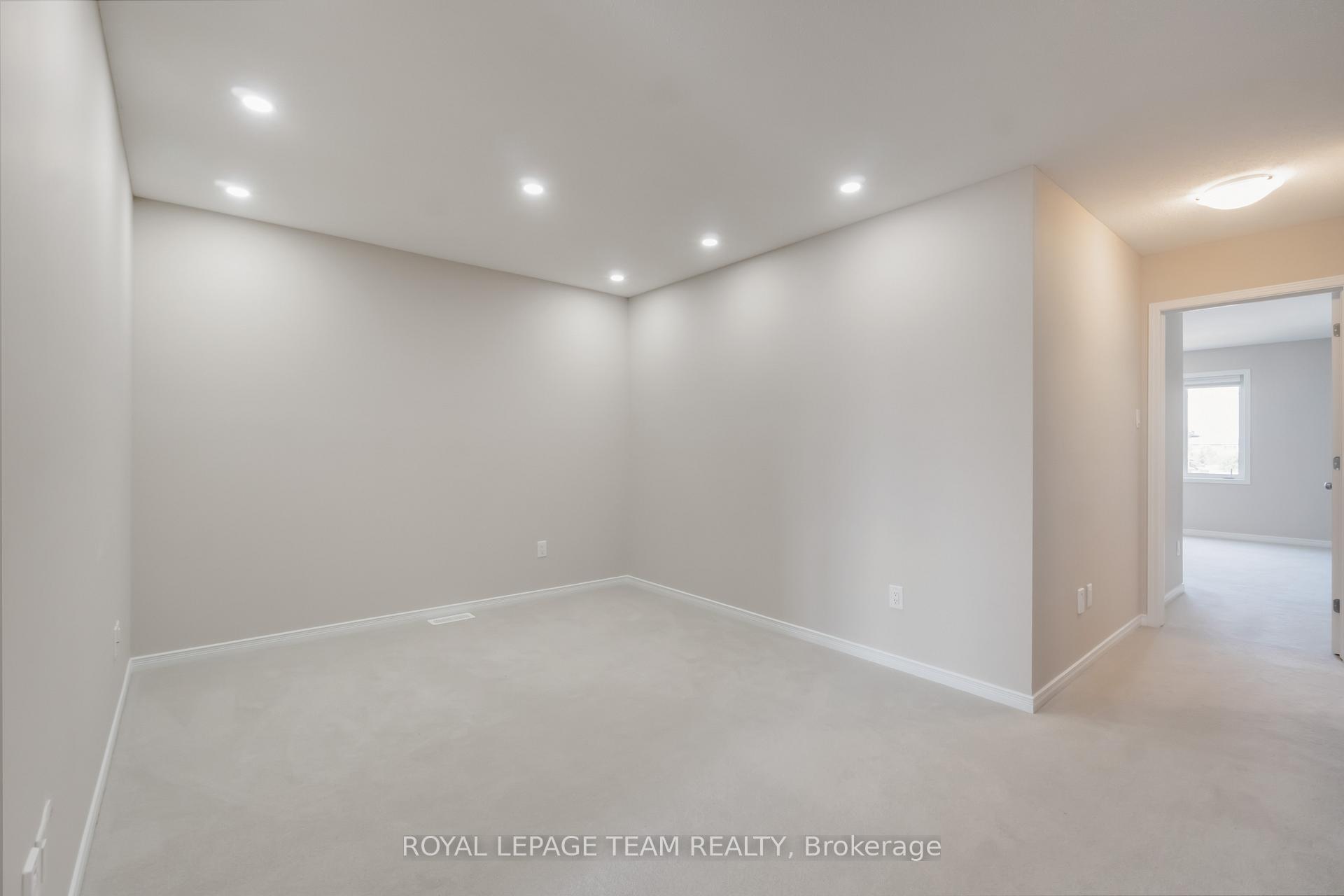 Photo 18 of 499 Cope Drive, Ottawa, Kanata - Emerald Meadows/Trailwest — HOMEH