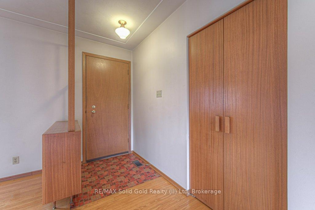Photo 4 of 254 Village Road, Kitchener — HOMEH