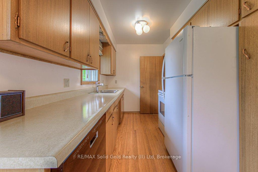 Photo 11 of 254 Village Road, Kitchener — HOMEH