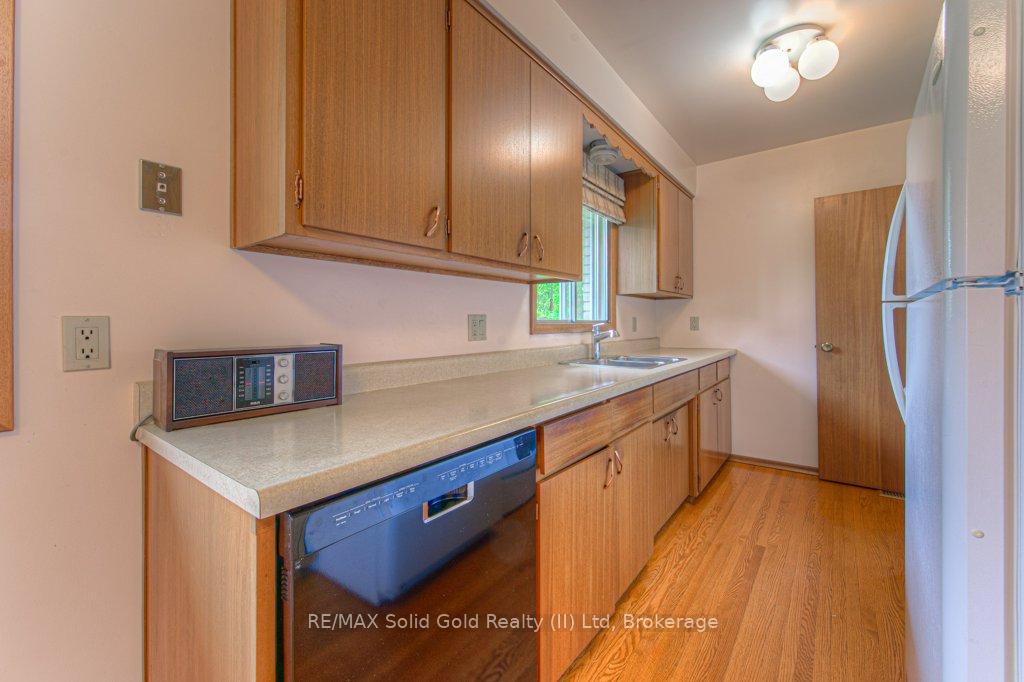 Photo 12 of 254 Village Road, Kitchener — HOMEH