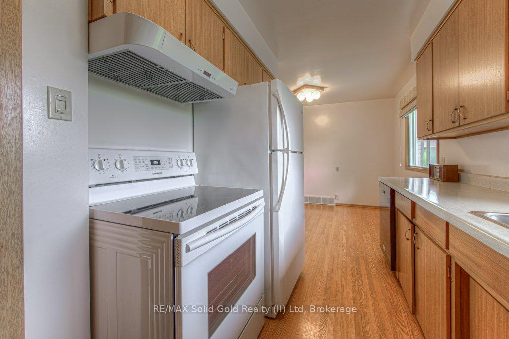 Photo 13 of 254 Village Road, Kitchener — HOMEH
