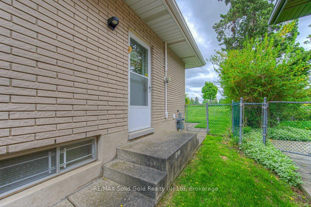 Photo 20 of 254 Village Road, Kitchener — HOMEH