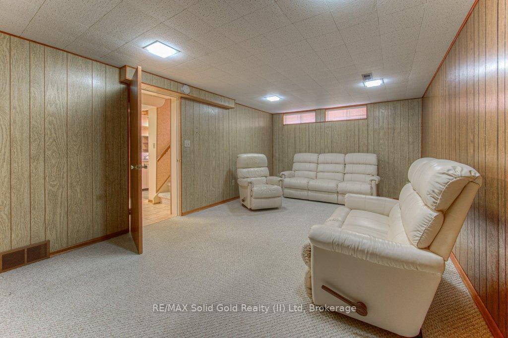 Photo 24 of 254 Village Road, Kitchener — HOMEH