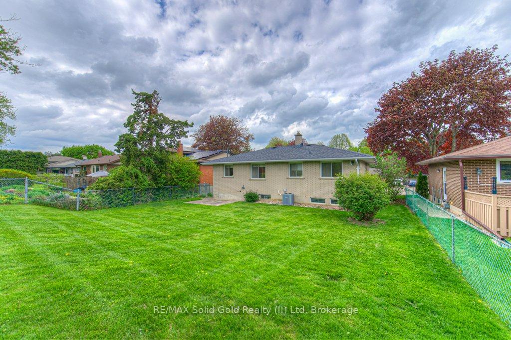 Photo 32 of 254 Village Road, Kitchener — HOMEH