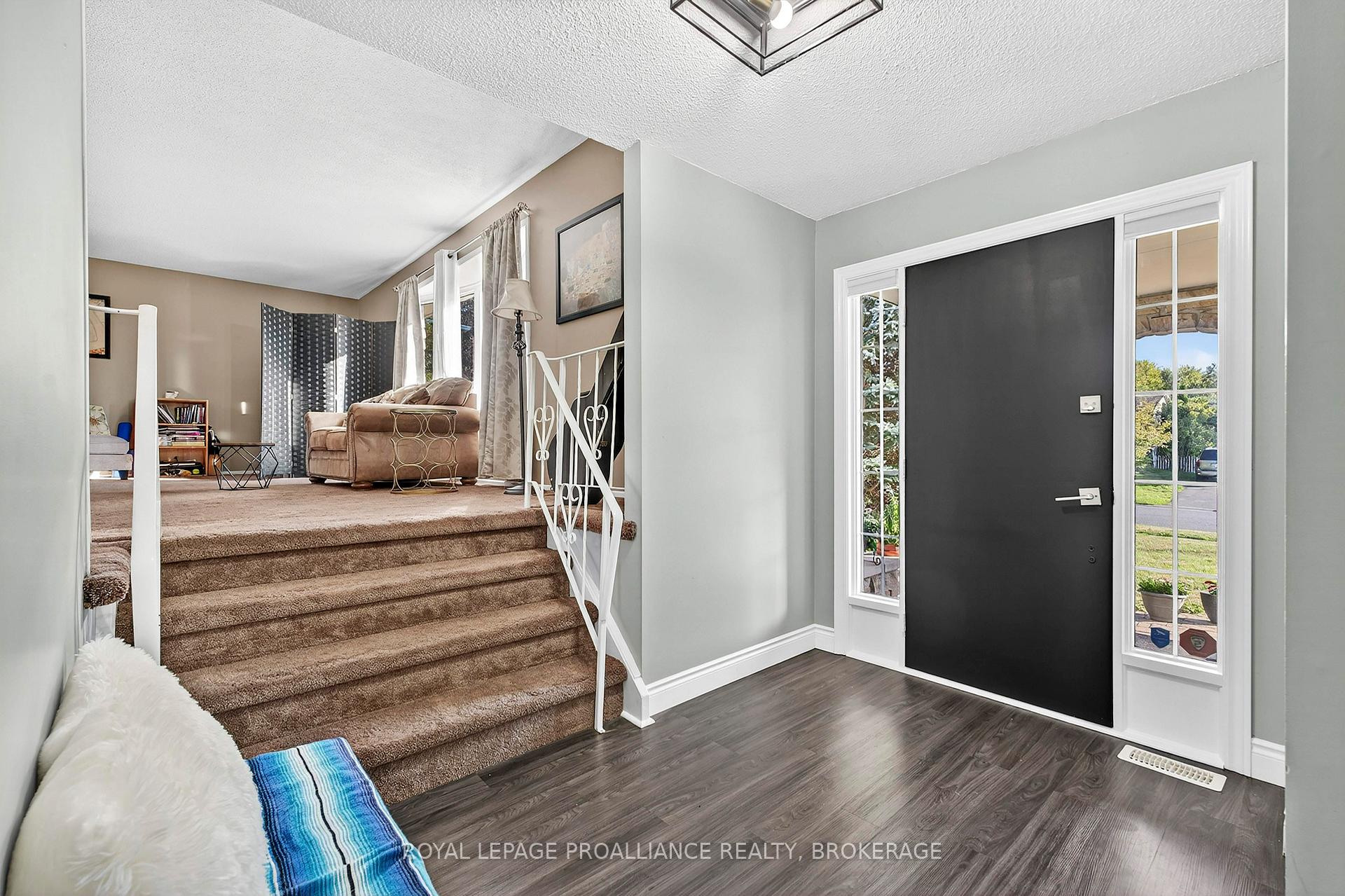 Photo 5 of 866 Pembridge Crescent, Kingston, South of Taylor-Kidd Blvd — HOMEH