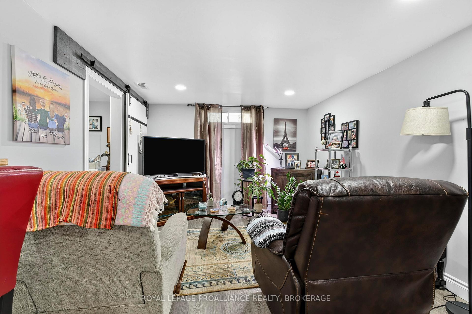 Photo 27 of 866 Pembridge Crescent, Kingston, South of Taylor-Kidd Blvd — HOMEH