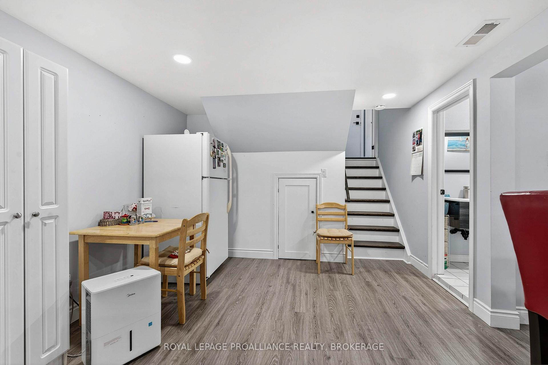 Photo 29 of 866 Pembridge Crescent, Kingston, South of Taylor-Kidd Blvd — HOMEH