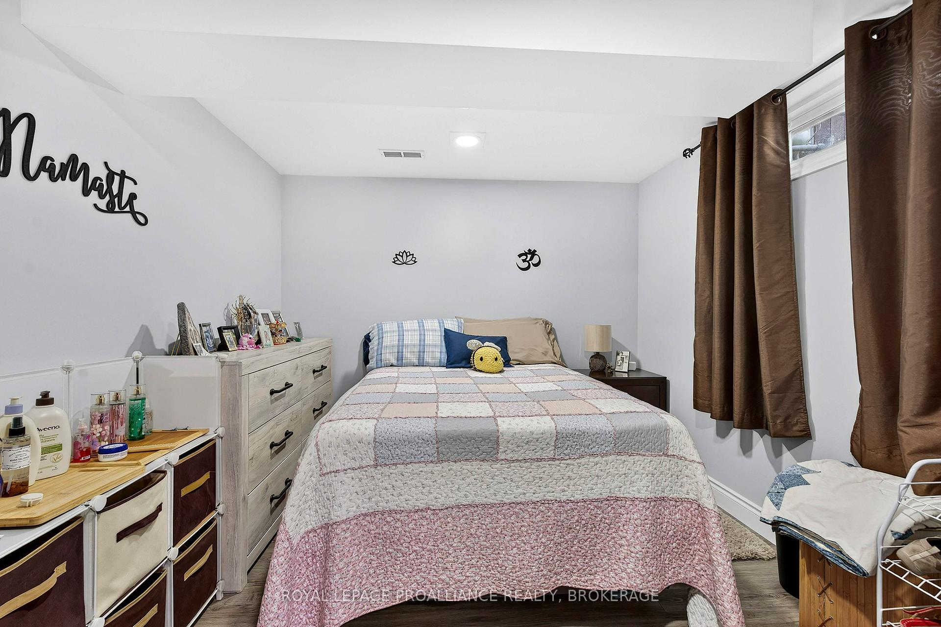 Photo 32 of 866 Pembridge Crescent, Kingston, South of Taylor-Kidd Blvd — HOMEH