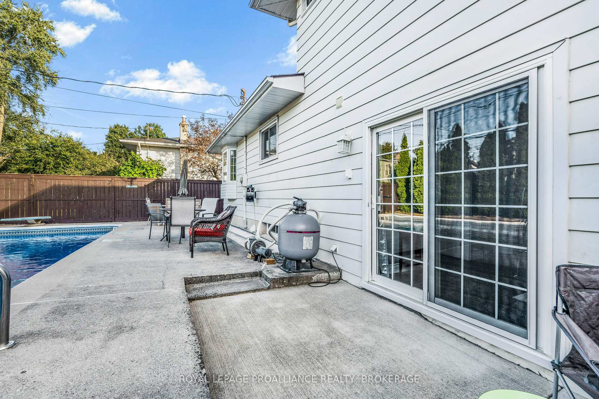 Photo 38 of 866 Pembridge Crescent, Kingston, South of Taylor-Kidd Blvd — HOMEH