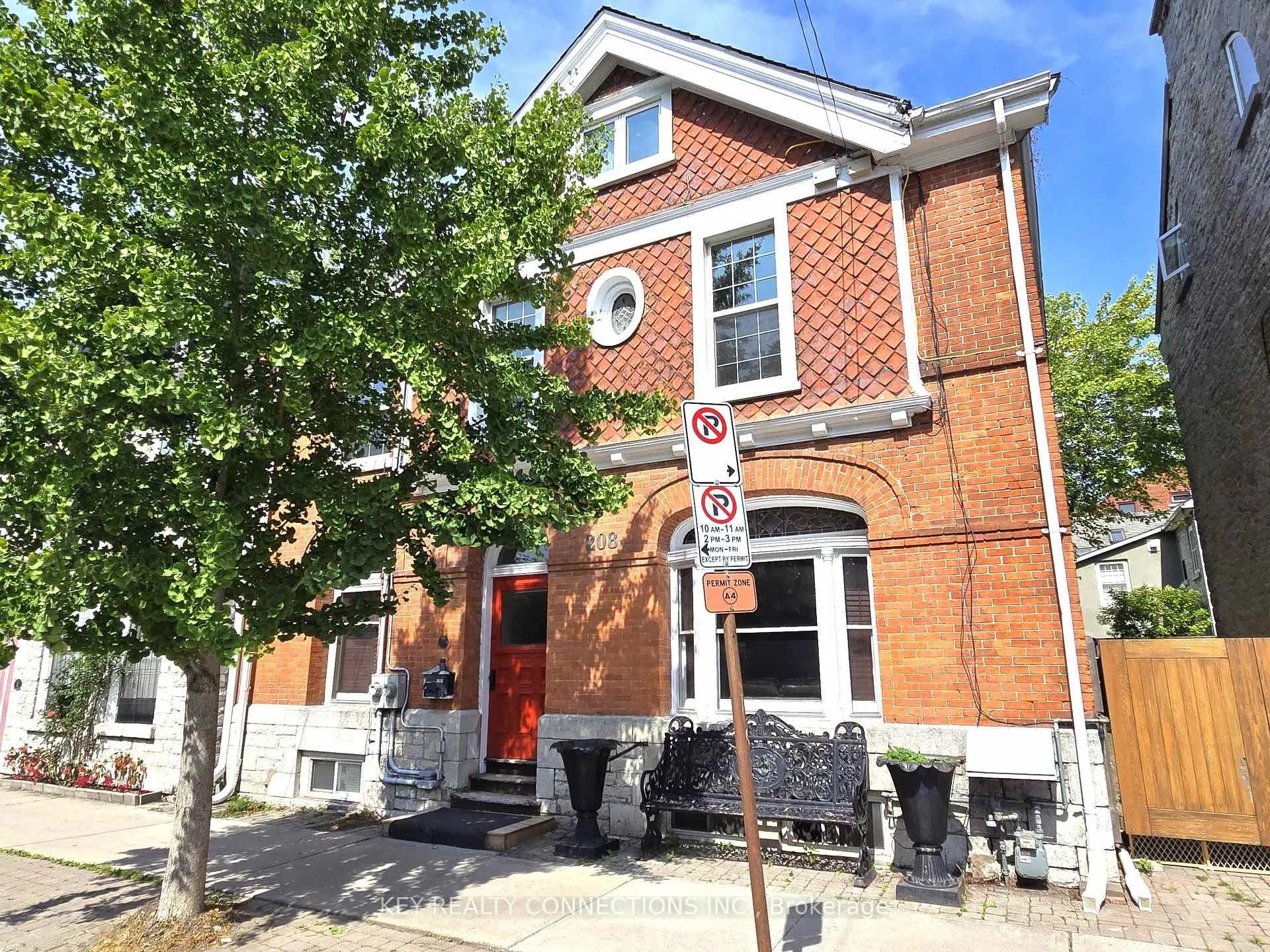 Front of 208 King Street E