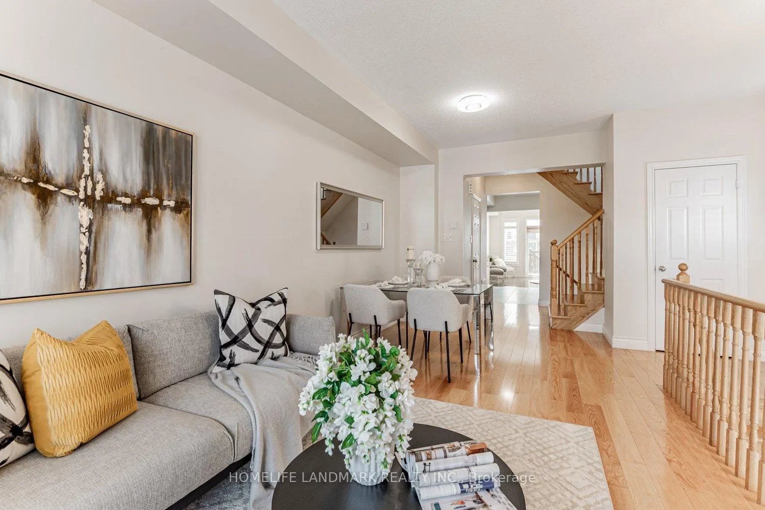 Photo 6 of 134 Dundas Way, Markham, Greensborough — HOMEH