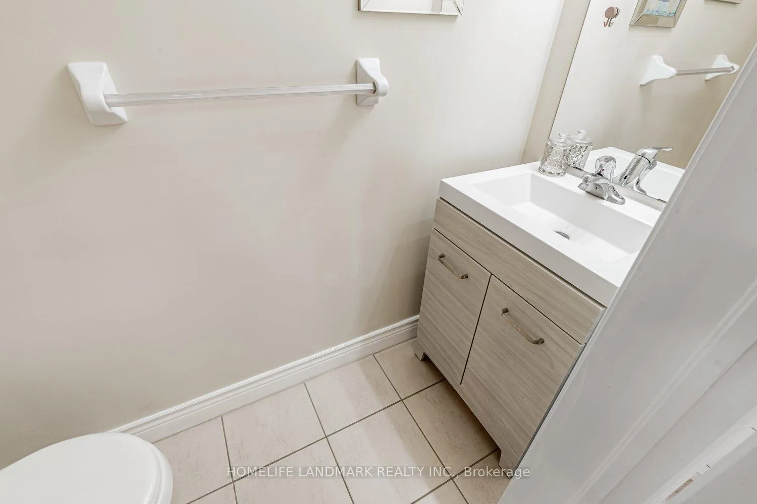Photo 16 of 134 Dundas Way, Markham, Greensborough — HOMEH