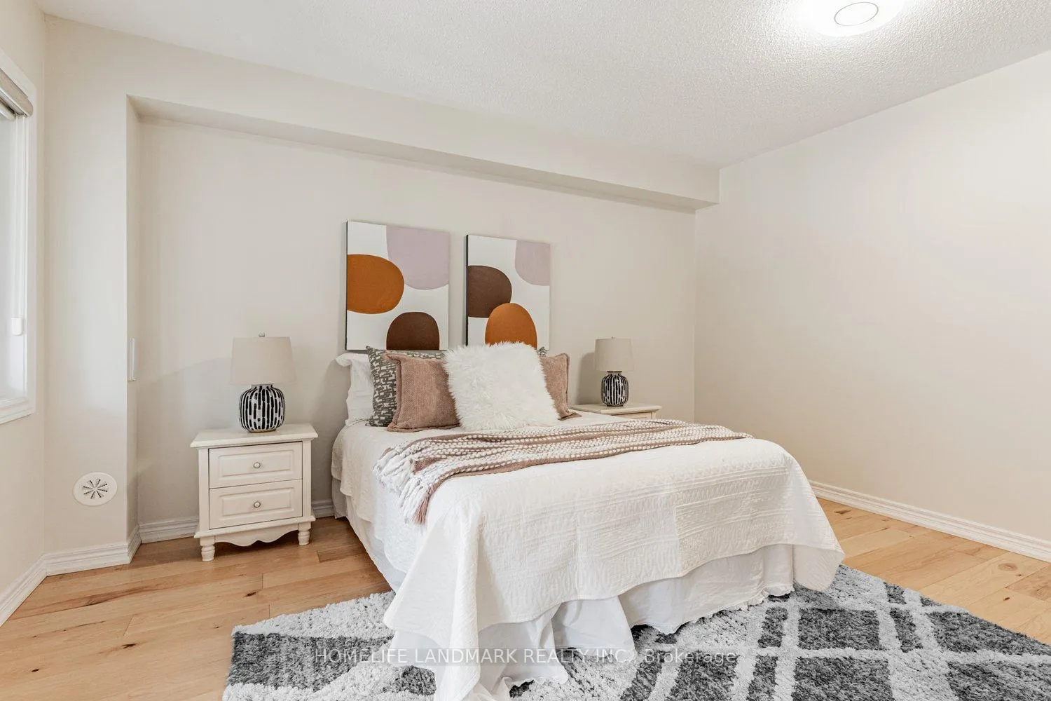 Photo 19 of 134 Dundas Way, Markham, Greensborough — HOMEH