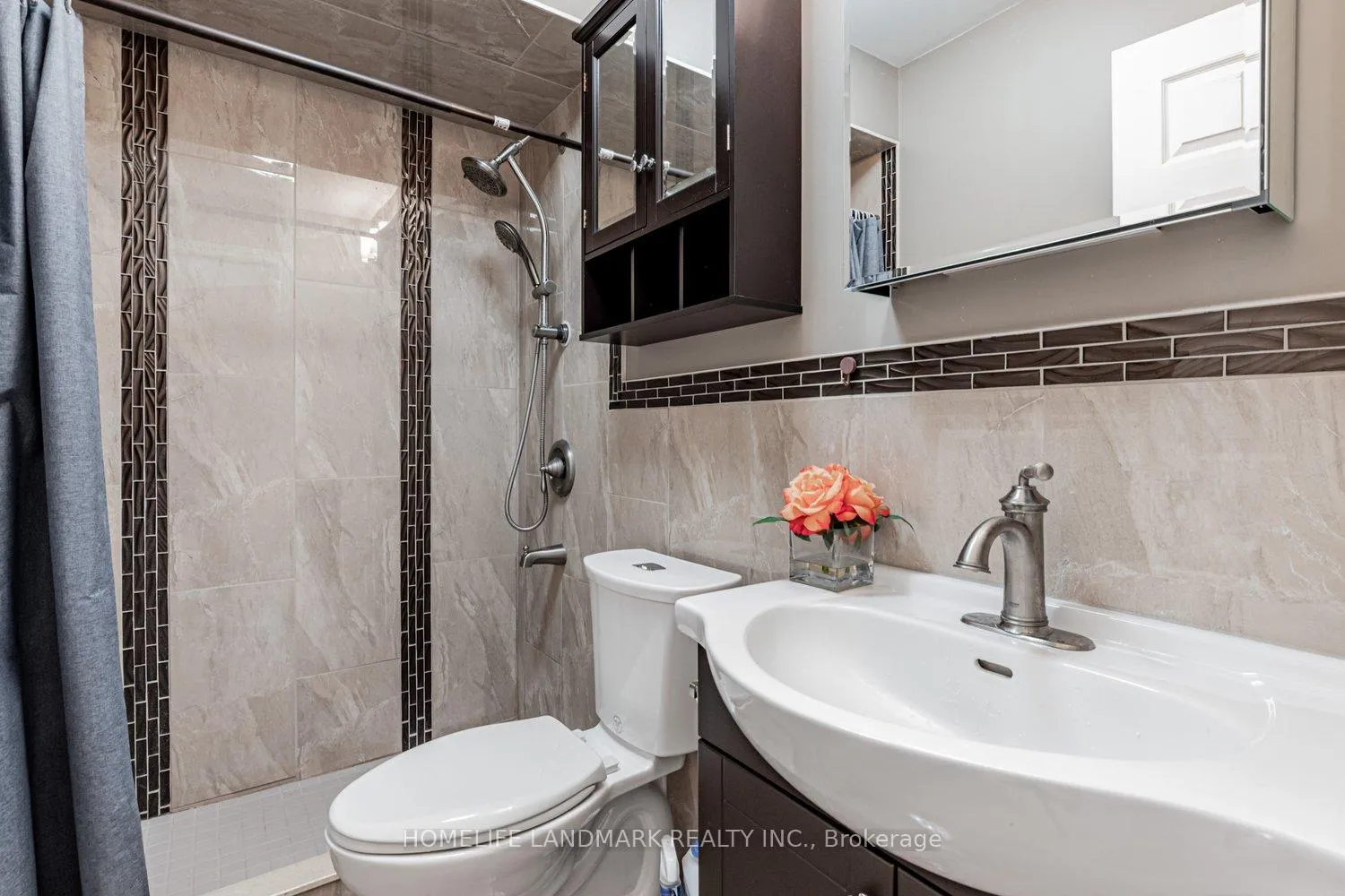Photo 20 of 134 Dundas Way, Markham, Greensborough — HOMEH