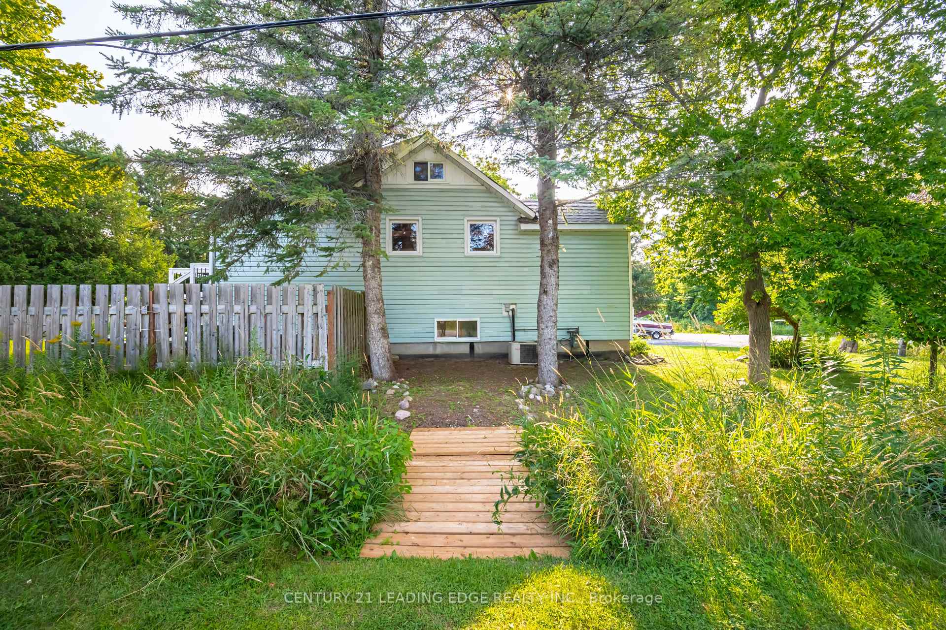 Photo 7 of 1169 Killarney Beach Road, Innisfil, Rural Innisfil — HOMEH