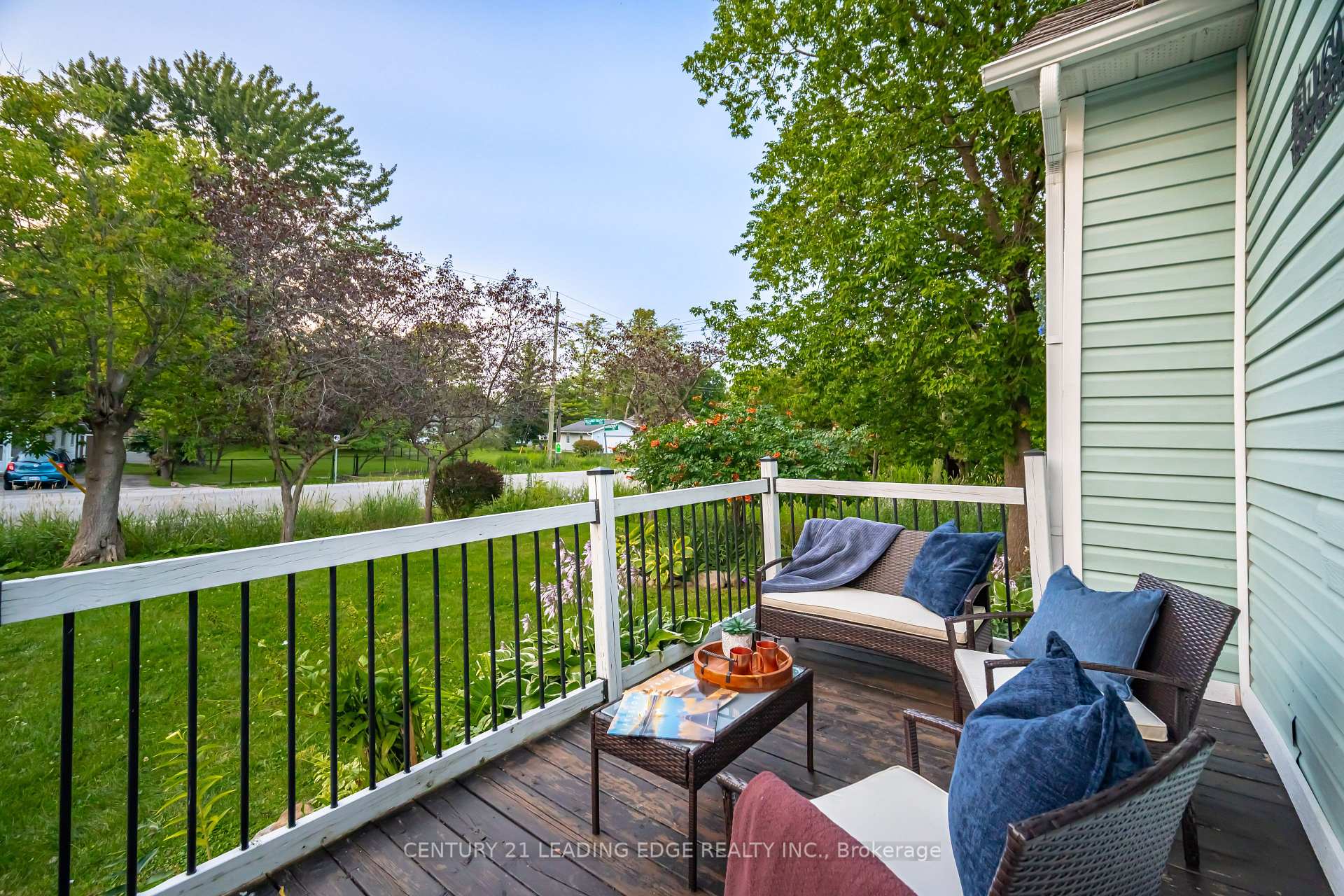 Photo 9 of 1169 Killarney Beach Road, Innisfil, Rural Innisfil — HOMEH