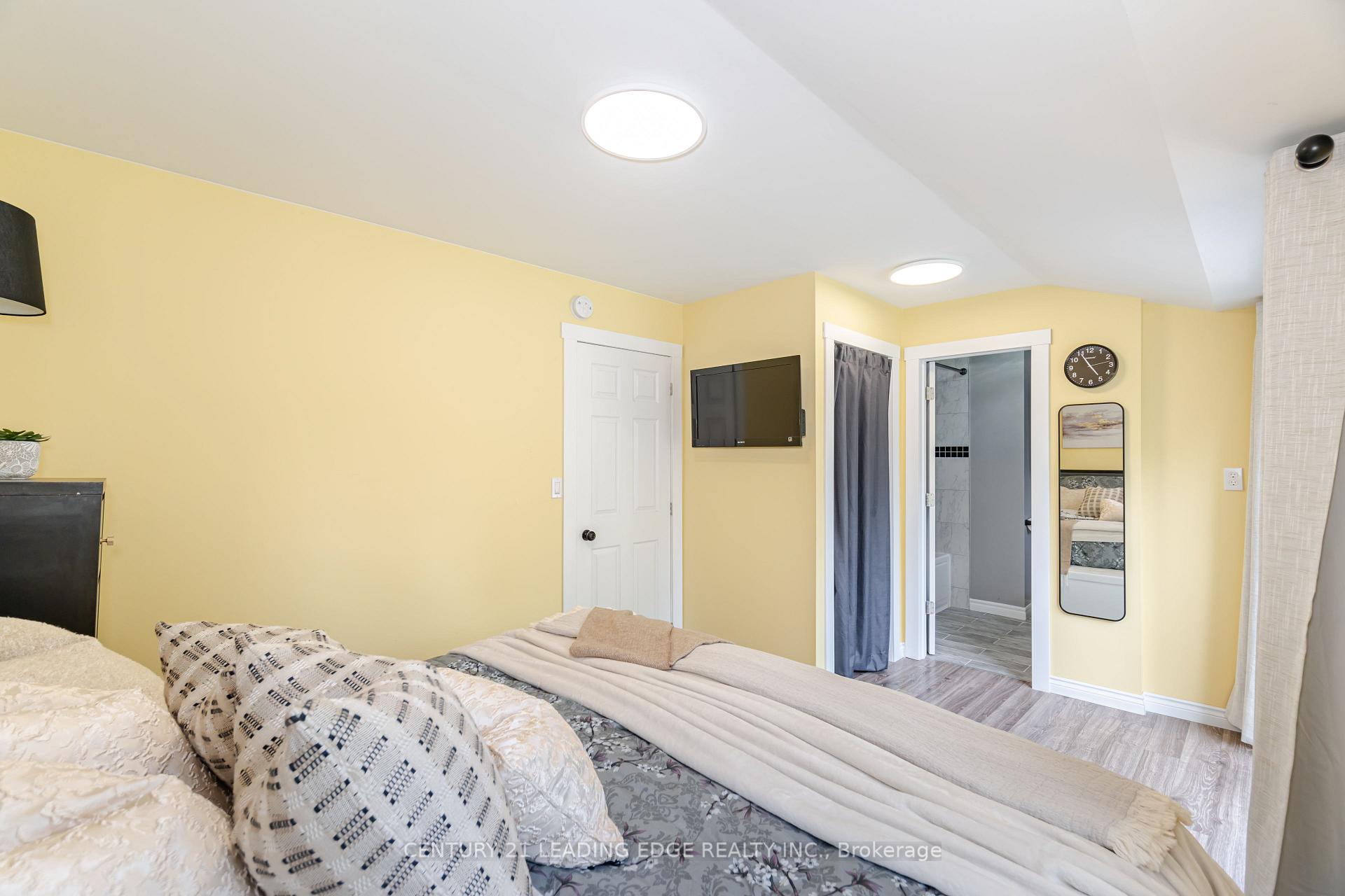 Photo 25 of 1169 Killarney Beach Road, Innisfil, Rural Innisfil — HOMEH