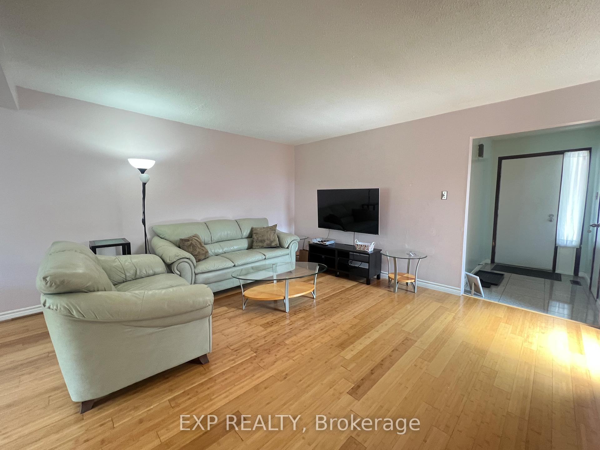 Photo 2 of 53 Empringham Crescent, Markham, Milliken Mills West — HOMEH