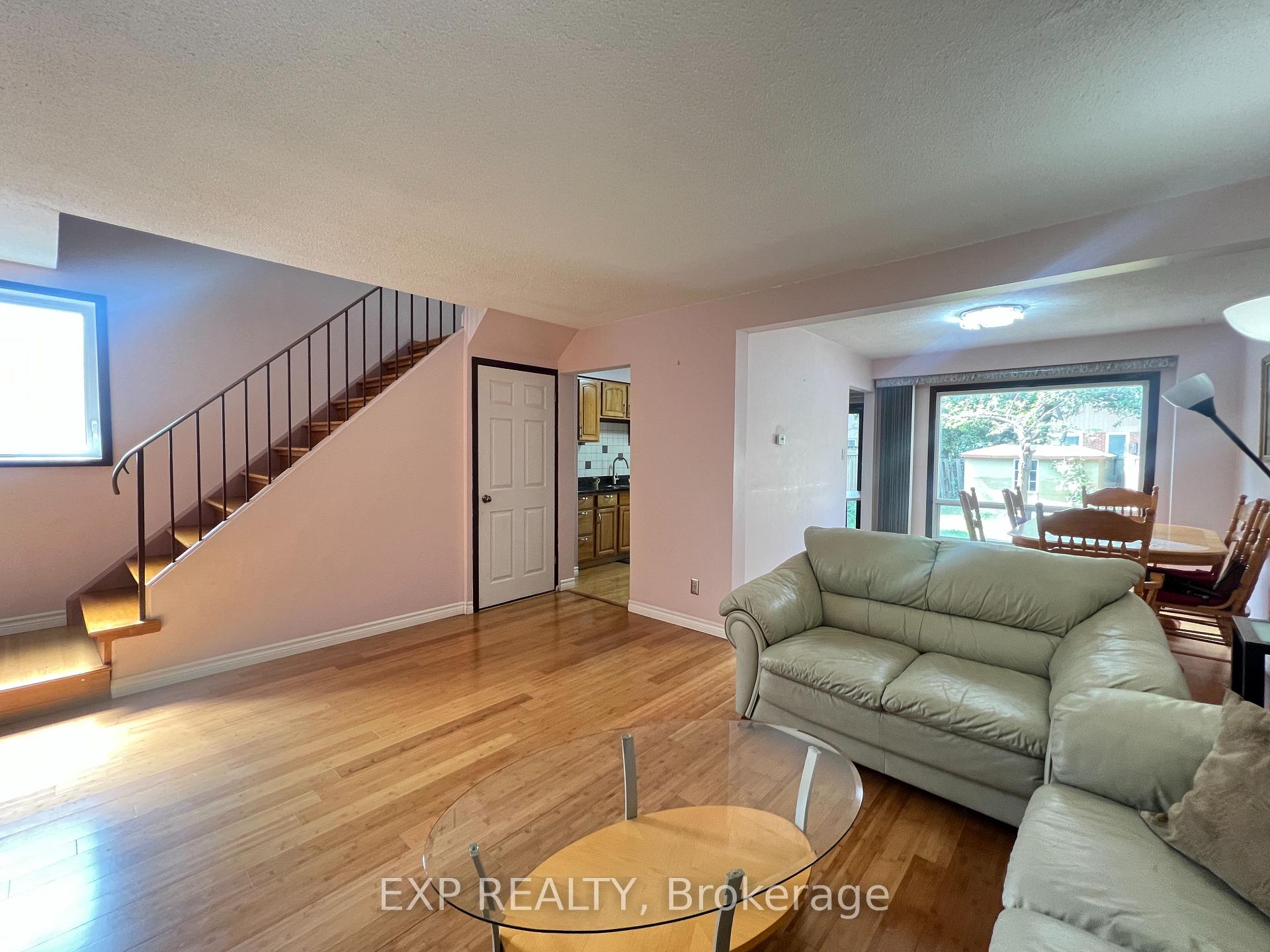 Photo 3 of 53 Empringham Crescent, Markham, Milliken Mills West — HOMEH