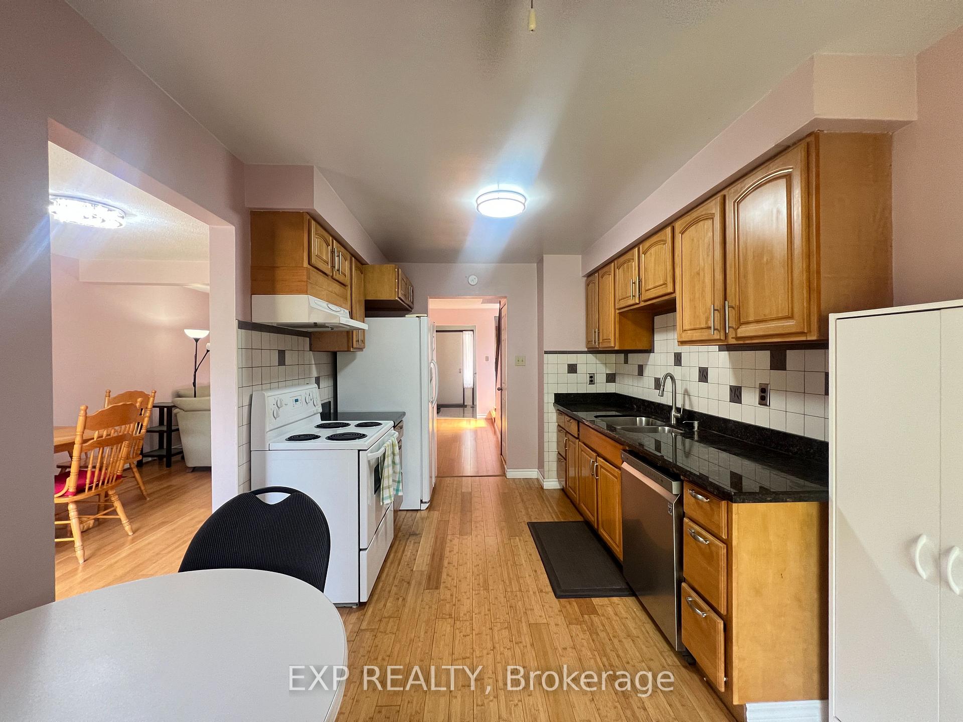 Photo 6 of 53 Empringham Crescent, Markham, Milliken Mills West — HOMEH