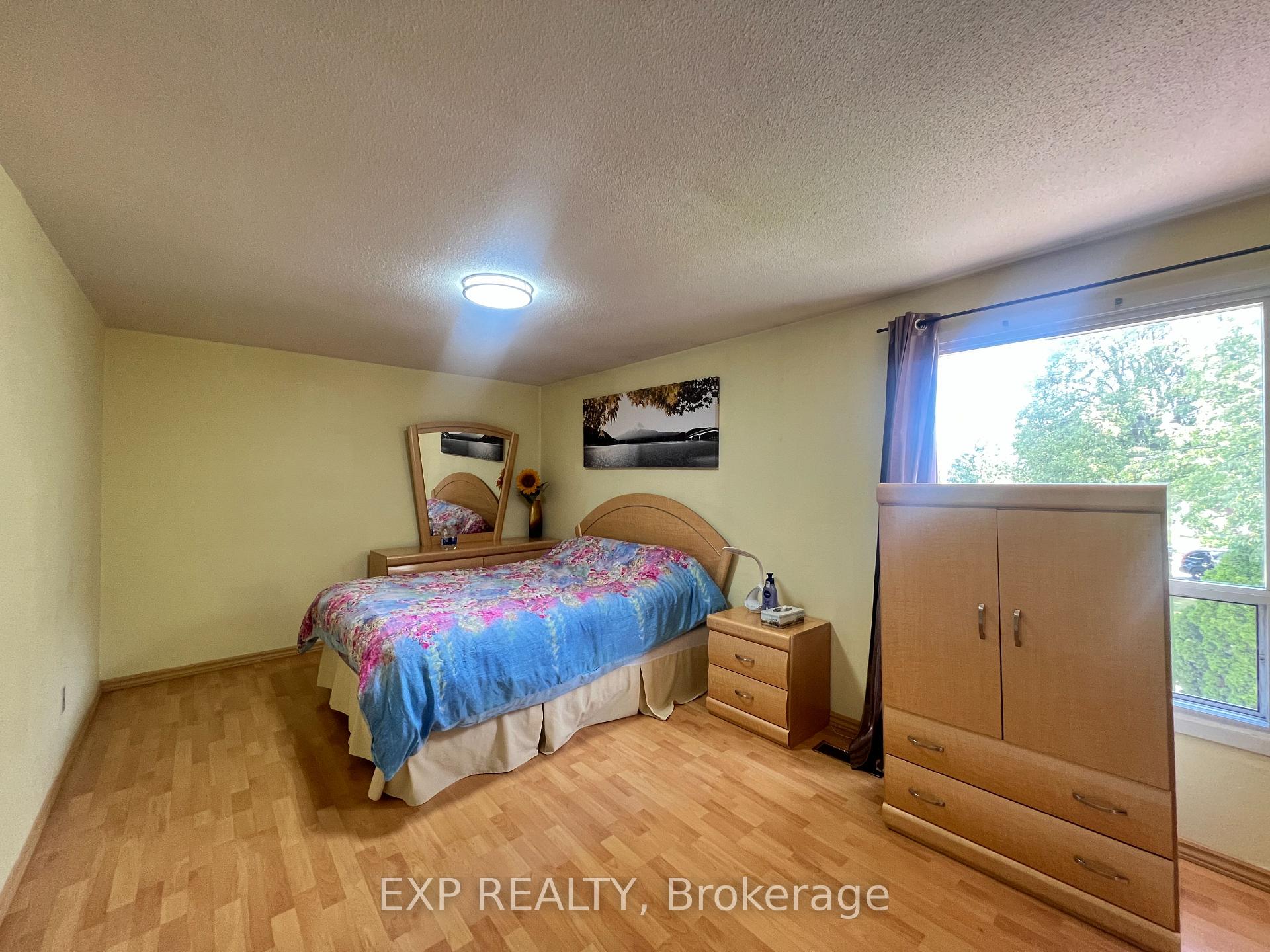 Photo 11 of 53 Empringham Crescent, Markham, Milliken Mills West — HOMEH