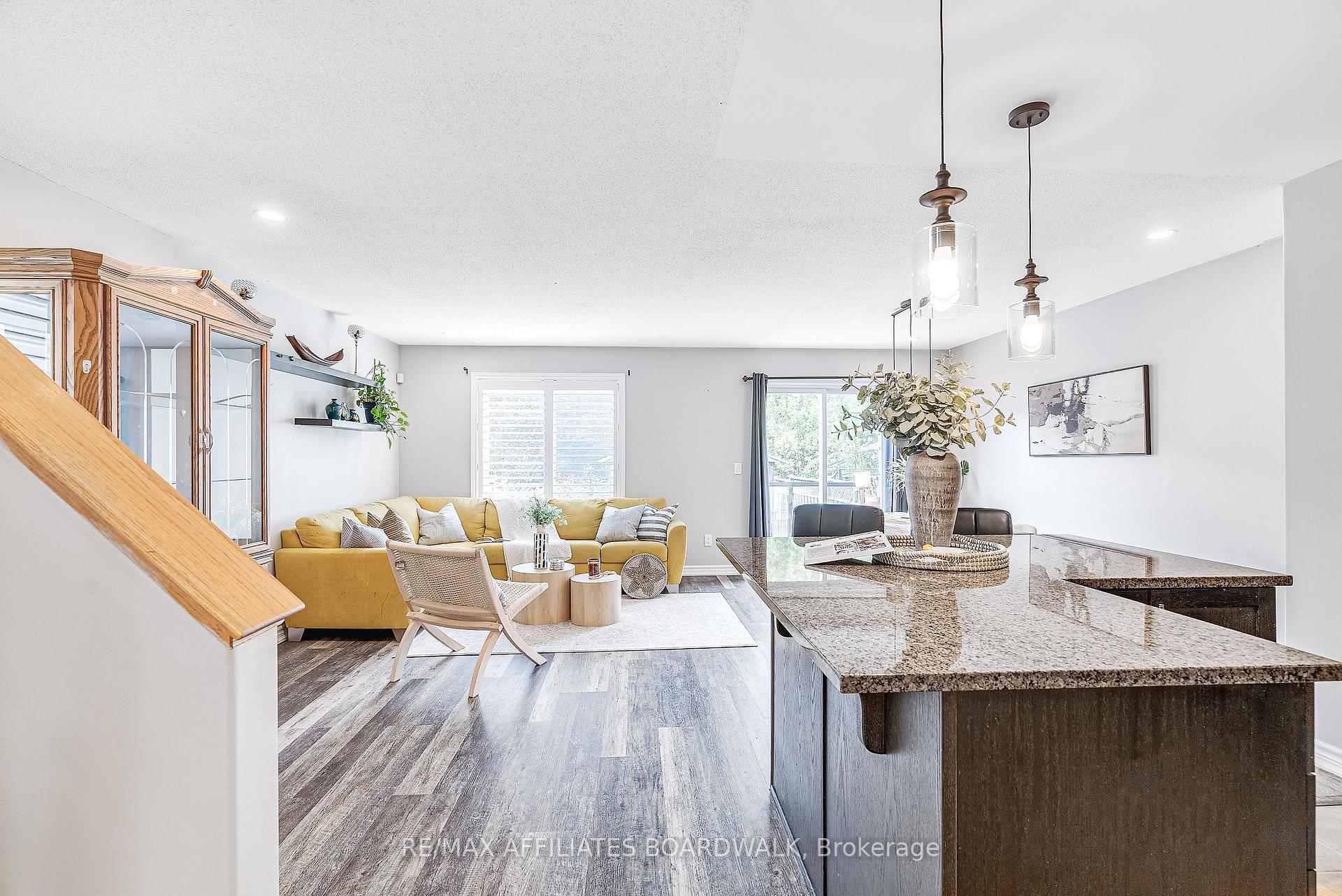 Photo 6 of 317 Glenbrae Avenue, Ottawa, Kanata - Morgan's Grant/South March — HOMEH